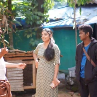 guru-somasundharam-karthik-vishnu-young-supporting-actor-male-in-malayalam-mrinalini-susan-george-in-cup-malayalam-movie-location-still