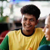 supporting young actor in malayalam karthik vishnu in kudumbasthreeyum kunjadum movie location